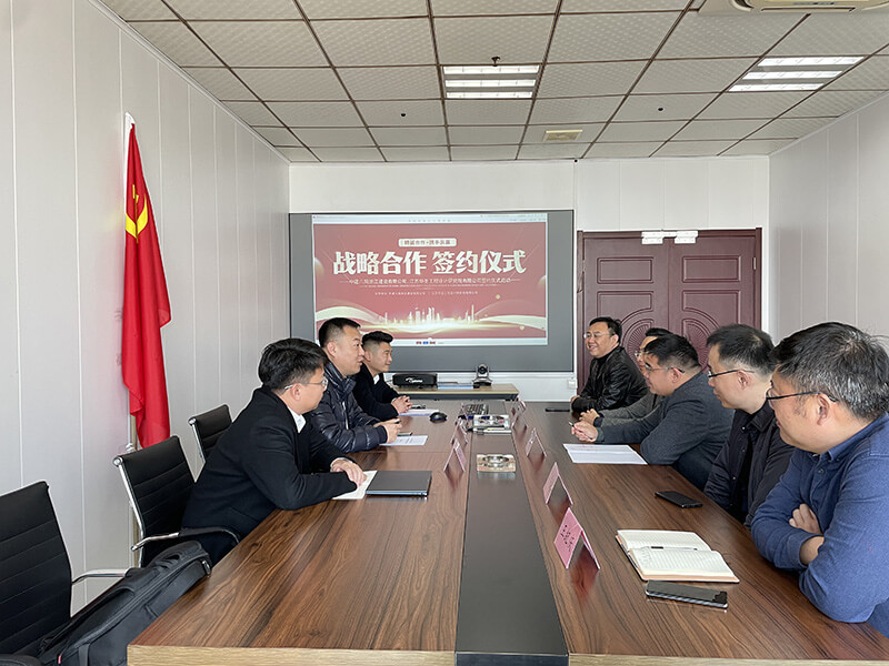 1701935255118521.jpg 簽約1.jpg